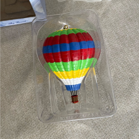 Sky Bound  Hot Air Balloon Ornaments - Picture 1 of 7